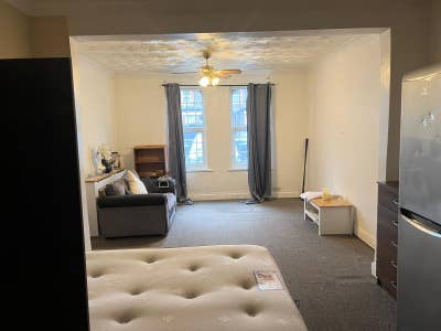 Twin Room – Fully Furnished-RG1 5PZ Main Photo