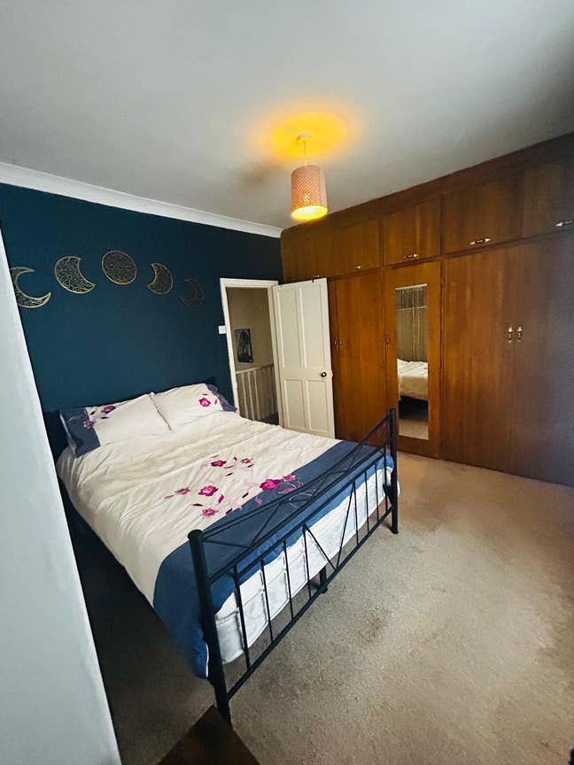 Only Ladies Home -1 Double Bedroom with Gym!! Main Photo