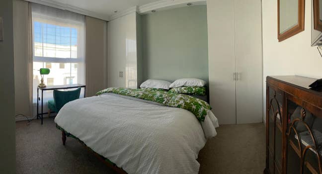 En-Suite and Double Room in Townhouse. Main Photo