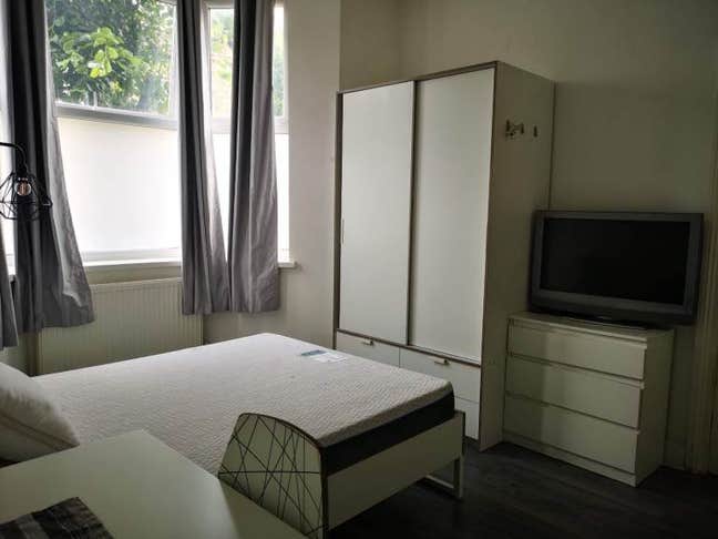 🏡Stylish Double Room(Female preferred) in E15✨ Main Photo