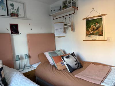 Small double room in lovely quiet area by river Main Photo