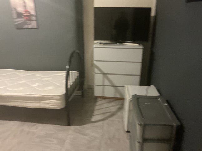 One large room to let &pound;495.- per month in Prestwic Main Photo