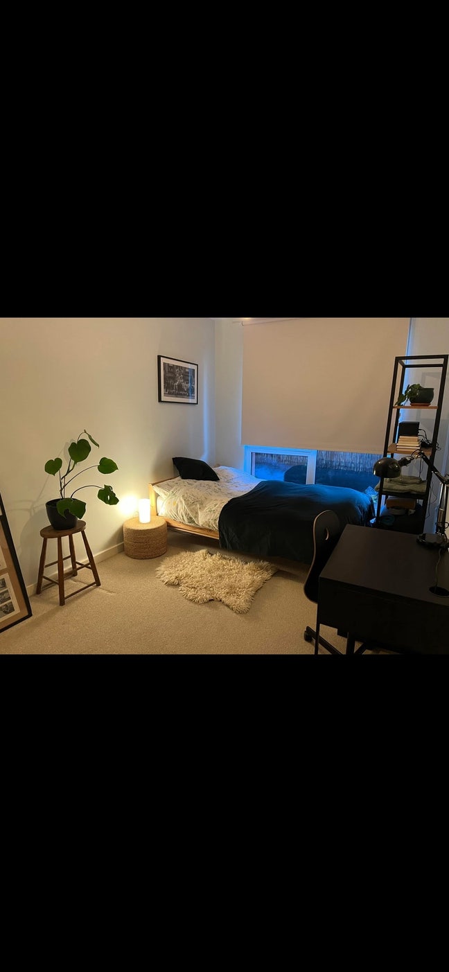 Monday - Friday let one stop from Liverpool Street Main Photo