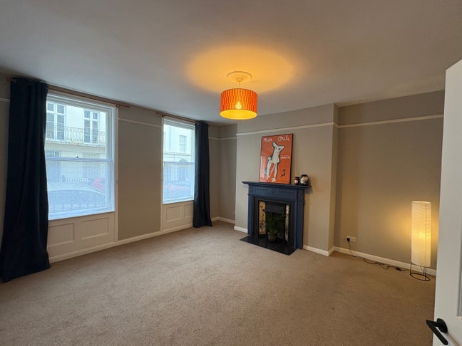 Bright spacious 2 bed flat in heart of Kemptown  Main Photo
