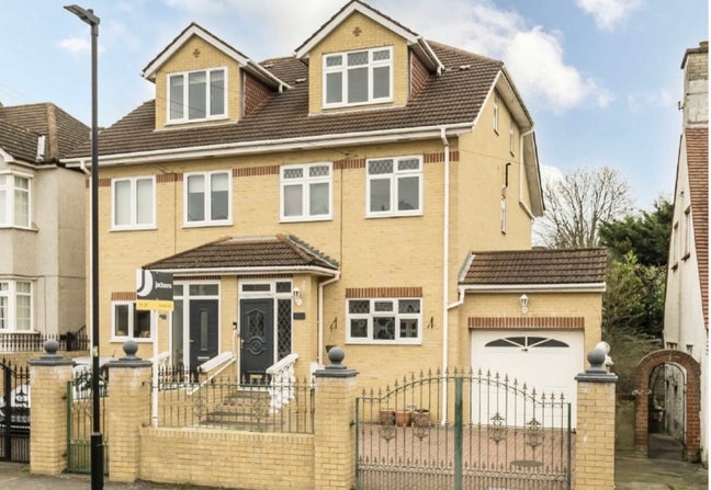 Double bed in friendly, large three story house!  Main Photo