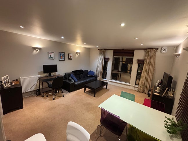 Double room | Modern 2-bed, 2-bathroom | Fulham Main Photo