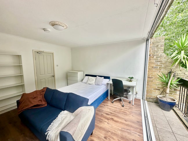 &pound;20 off🏠 Cozy Room for Rent Main Photo