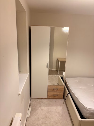 Furnished room to rent in a 2 bed property  Main Photo