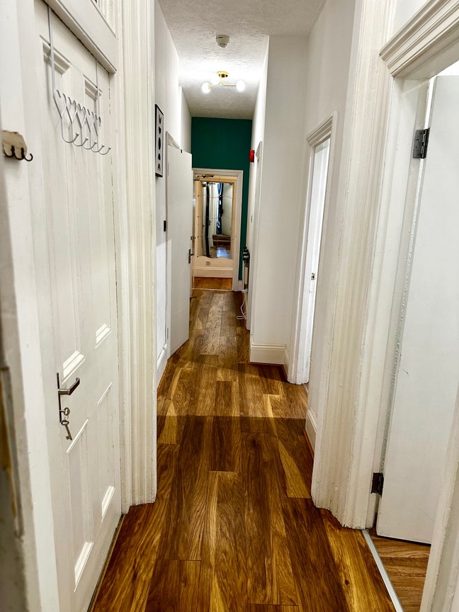 Bright 2 bedrroms seafront  flat   Main Photo