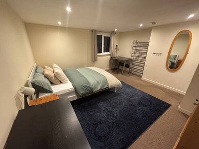 Idyllic 6 Bedroom HMO near town centre NN1 Main Photo