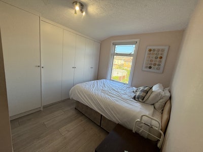 Double room - 8 mins from central line  Main Photo