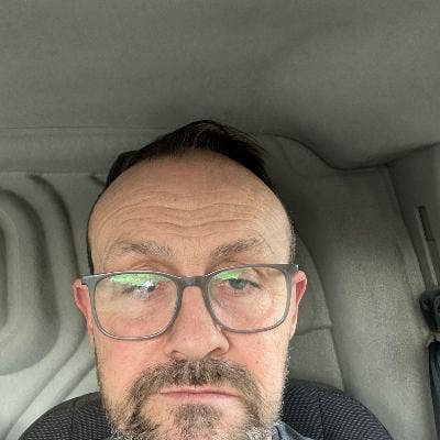 Professional Male seeks a double room Main Photo