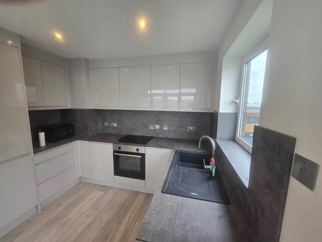 Double Bedroom  Main Photo