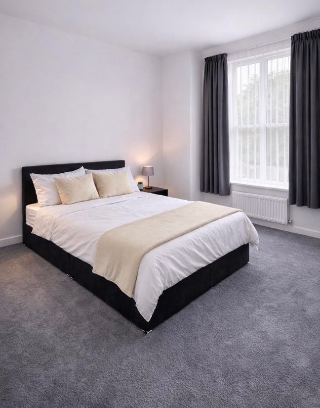 Spacious Double Room Available - Bills Included Main Photo