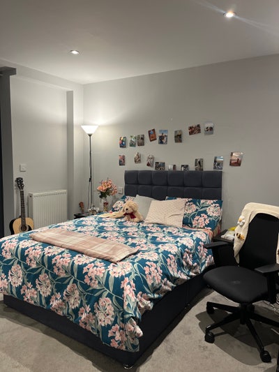 Looking for a female flatmate in a 2BHK  Main Photo