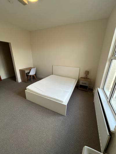 Extra Large Double Room - Garden Views Main Photo