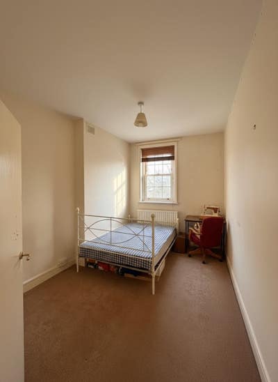 Spacious Single Room, Available from April Main Photo