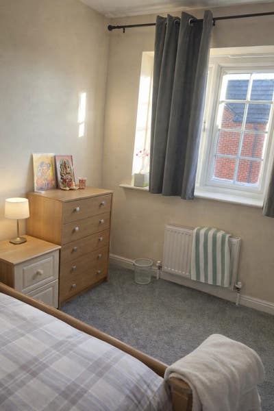 Spacious Double Bedroom for Rent  Main Photo