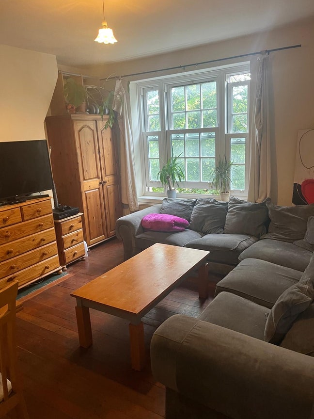 Double Room available near oval (SE115TD) Main Photo