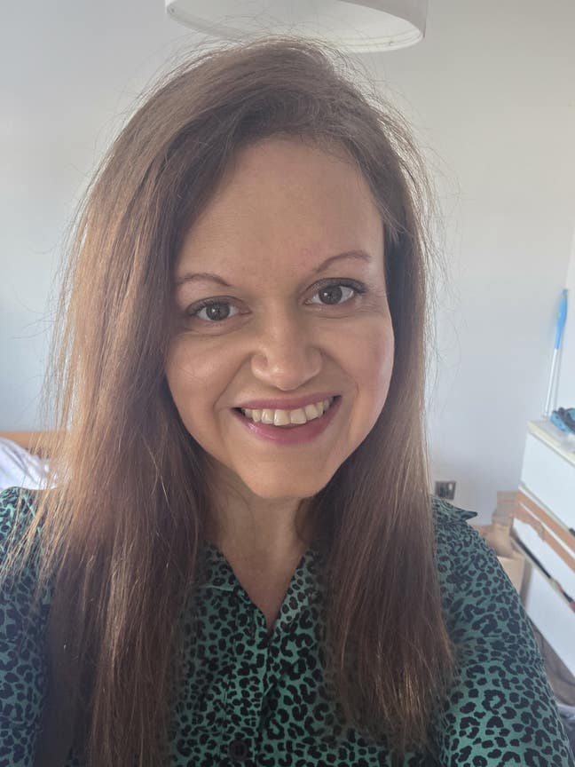 Single Female 40s Studio/dble room in 2 bed flat   Main Photo