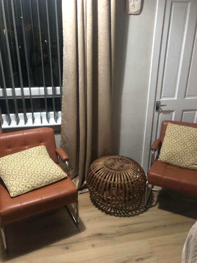 Nice single room, furnished, must love pets Main Photo