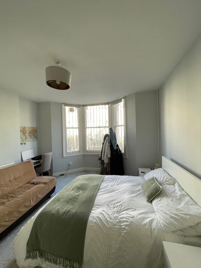 Whole 2 bedroom flat in W9 or single room Main Photo