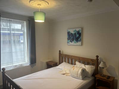 Big double room available in town centre  Main Photo