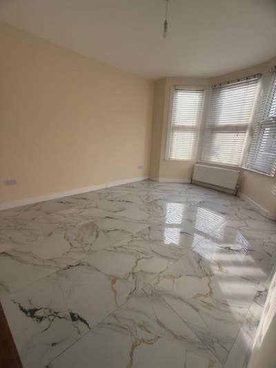 Newly furbished a  ensuite double room Main Photo