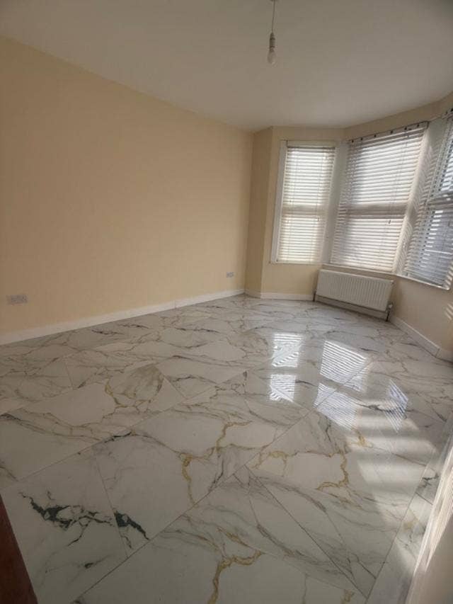 Newly furbished a  ensuite double room Main Photo