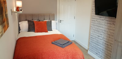 💥Large En Suite Room, Great Location💥 Main Photo