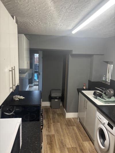 Big Double  ensuite room available in town centre  Main Photo
