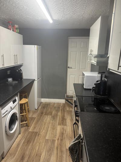 Double ensuite room available in town centre  Main Photo