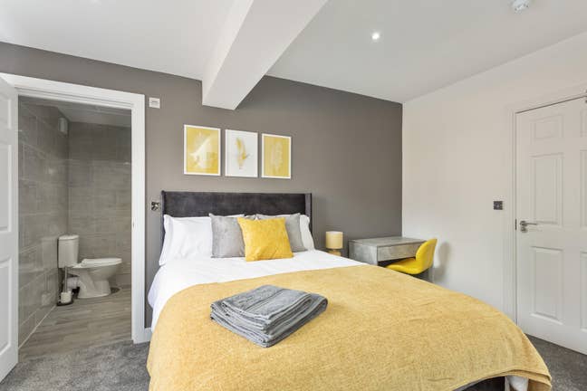 💥 Beautiful Large En Suite Room💥 Main Photo