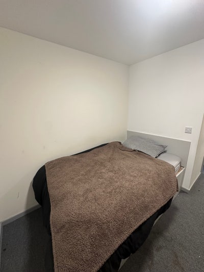 PAID Newton court ,Portland green student village  Main Photo