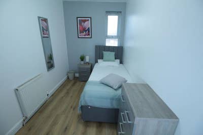 🏡 Fully Furnished Single Student Room|  LAST MONTH Main Photo