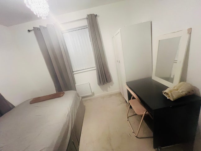 Beautiful 2 rooms in a nice neighbourhood! Main Photo