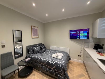 Brand new studio in Wembley with parking  Main Photo