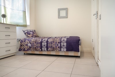 Two En-Suite Room in Shared Flat – E13 🏠 Plaistow Main Photo