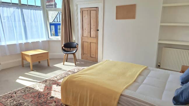 Student 4 Bed Uni Grade 'A' Home. Available 1/9/26 Main Photo