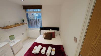 Ensuite Room Watford WD18 Princess Avenue Main Photo