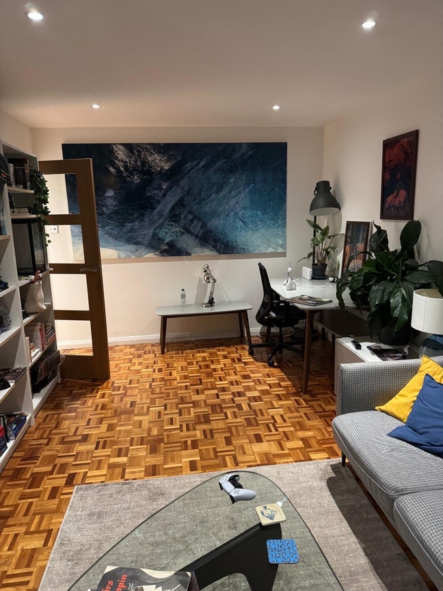 Double room - almost private use of flat Main Photo