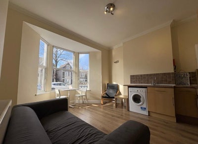 Furnished 1 bedroom flat - Cardiff Main Photo