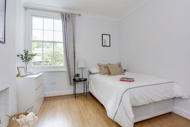 Clean room in Boston Mannor near the High Street Main Photo