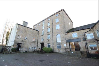  A mezzanine one bedroom apartment located in LS5 Main Photo