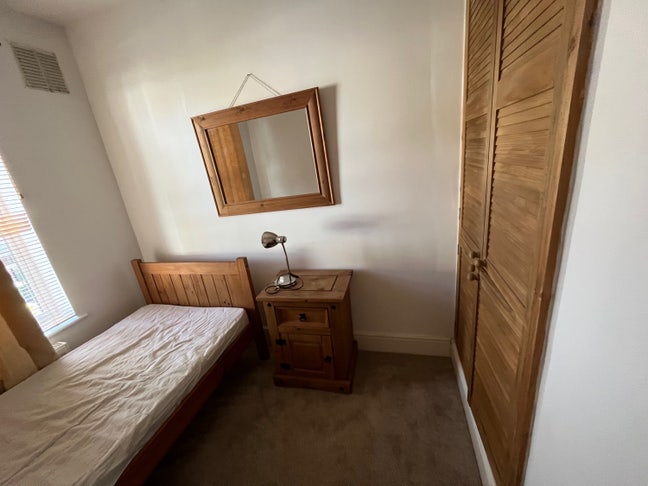 Single room opposite Southmead Hospital Main Photo