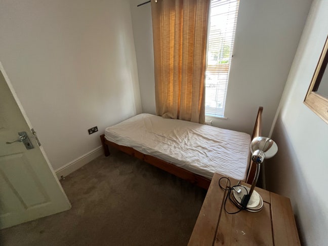 Single room opposite Southmead Hospital Main Photo