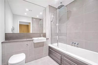 Bright and spacious double room London Bridge Main Photo