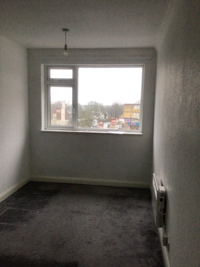 Single room in 2 bedroom flat Main Photo