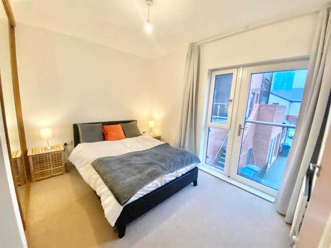 Lovely Ensuite Room in 4-Bed House Share | Centre  Main Photo