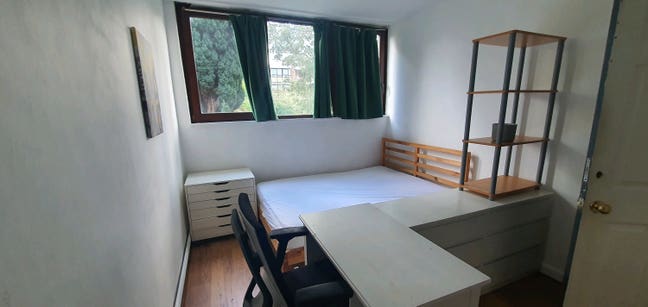 Large Dbl Room in ground floor flat with patio Main Photo